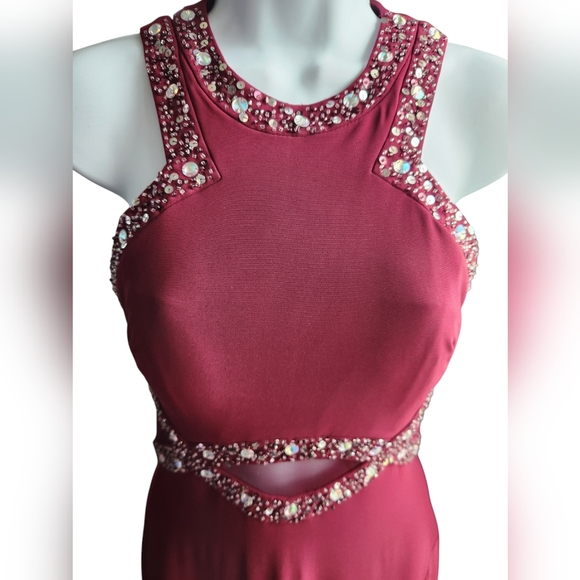 Morgan & Co Juniors Maroon Long Halter Dress Rhinestone Size 3/4 - Picture 2 of 4